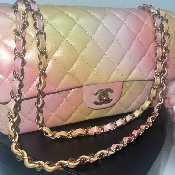 Chanel Double Flap P24 Season - Picture 3 of 13